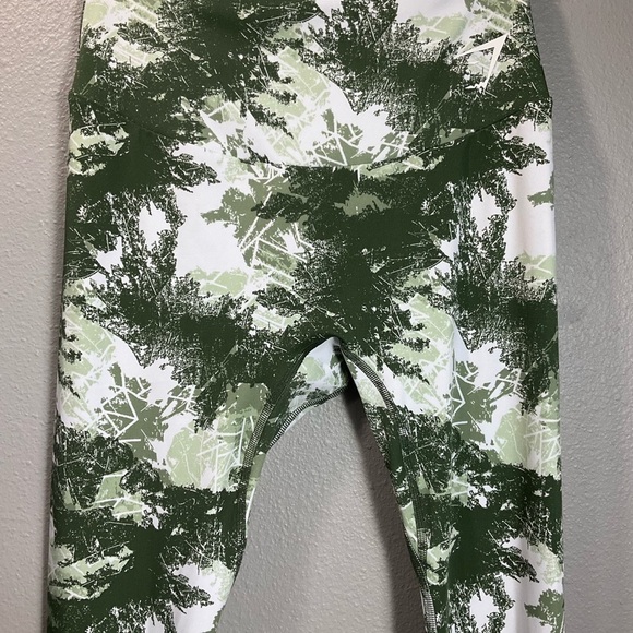 Gymshark Training Leggings in Green Camo Print High Waisted Camouflage Small B59 - Picture 2 of 7